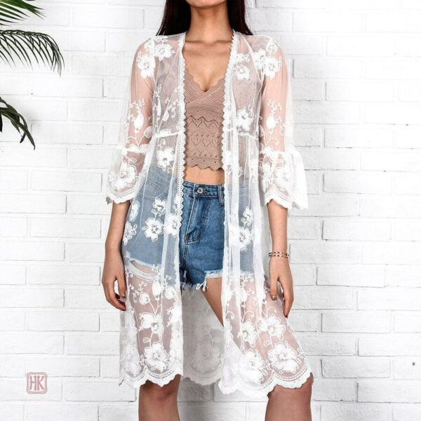 Kimono féminin avec détails en dentelle raffinée