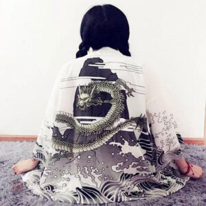 Kimono court femme avec motif de dragon