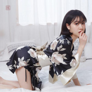 Kimono femme au style japonais traditionnel