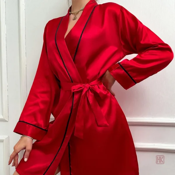 Vêtement d'intérieur féminin, kimono court en satin