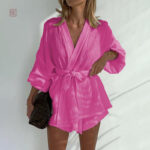 Kimono court femme violet élégant pour moments de détente