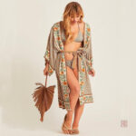 Kimono fleuri élégant pour les journées d'été