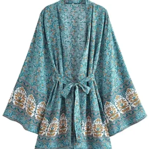 Veste kimono légère avec motifs floraux