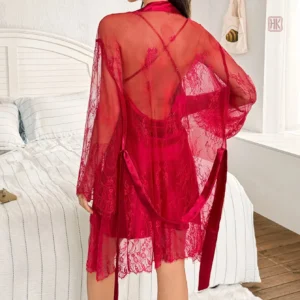 Peignoir en dentelle rouge, style raffiné pour la nuit