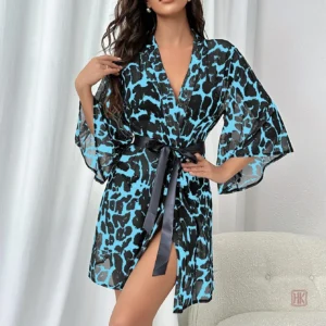 Peignoir kimono élégant avec motif léopard noir et bleu