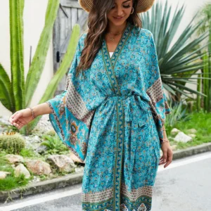 Kimono de plage femme à manches chauve-souris