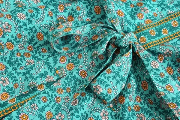 Kimono chic pour se détendre au bord de la mer