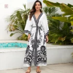 Kimono élégant blanc avec impression florale