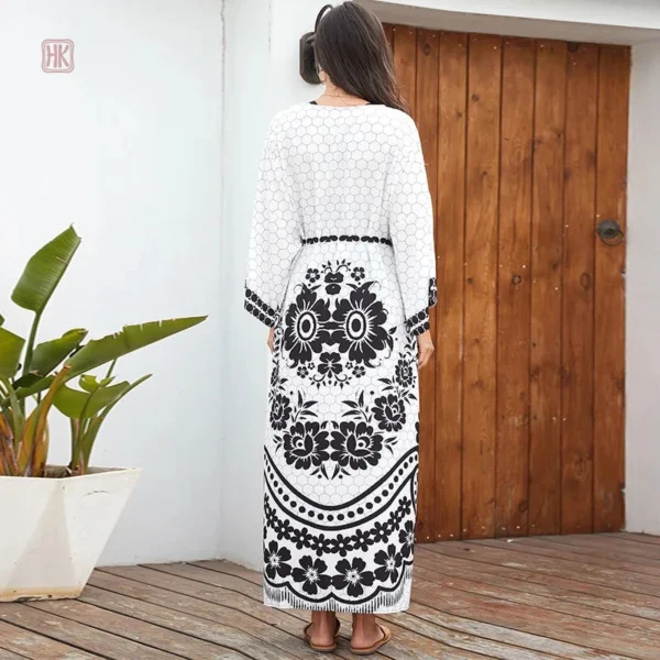 Style décontracté de kimono à fleurs noires