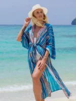 Vêtement de plage bleu, style kimono