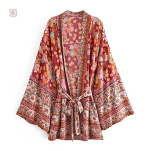 Robe kimono légère et fluide pour l'été