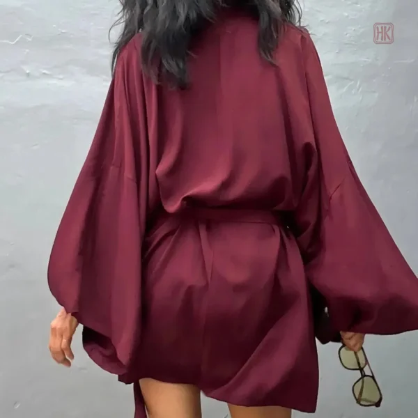 Kimono femme élégant en tissu fluide et confortable