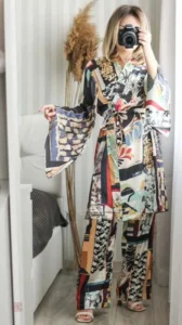 Vêtement de plage femme, kimono stylé