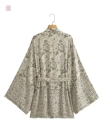 Kimono élégant pour femme, idéal pour les journées ensoleillées