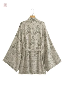 Kimono élégant pour femme, idéal pour les journées ensoleillées
