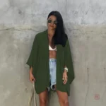 Kimono court femme vert militaire pour la plage