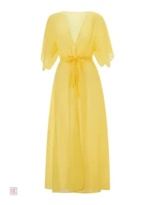 Vêtement d'été féminin, kimono jaune à porter à la plage