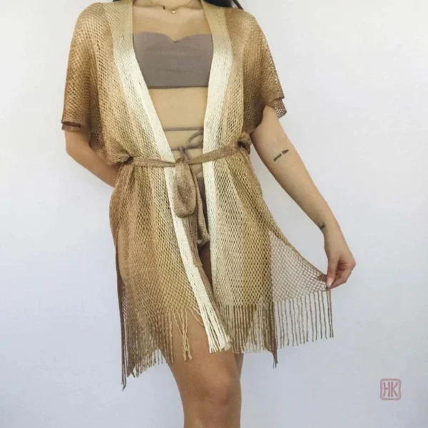 Élégant kimono doré avec franges pour l'été