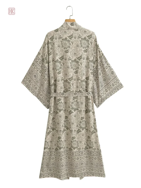 Kimono féminin chic pour des journées ensoleillées