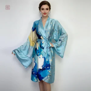Kimono de plage léger bleu pour l'été