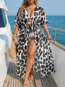 Kimono femme estival, motif noir et blanc