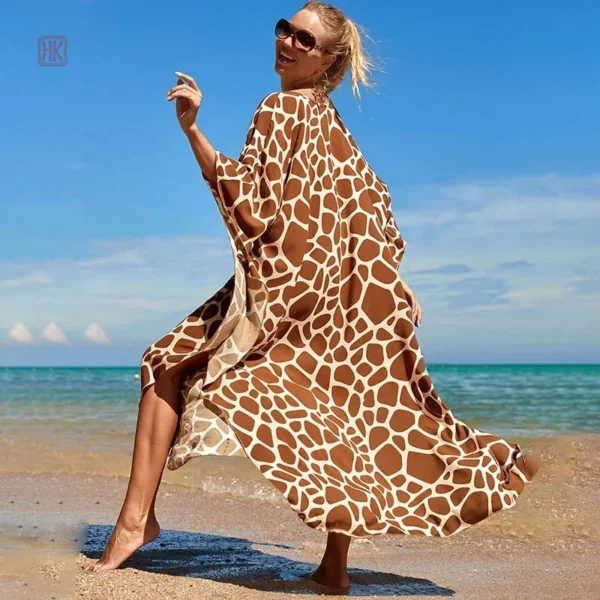 Robe kimono stylée en teinte marron pour la plage