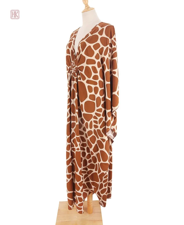 Kimono chic marron, accessoire incontournable de l'été