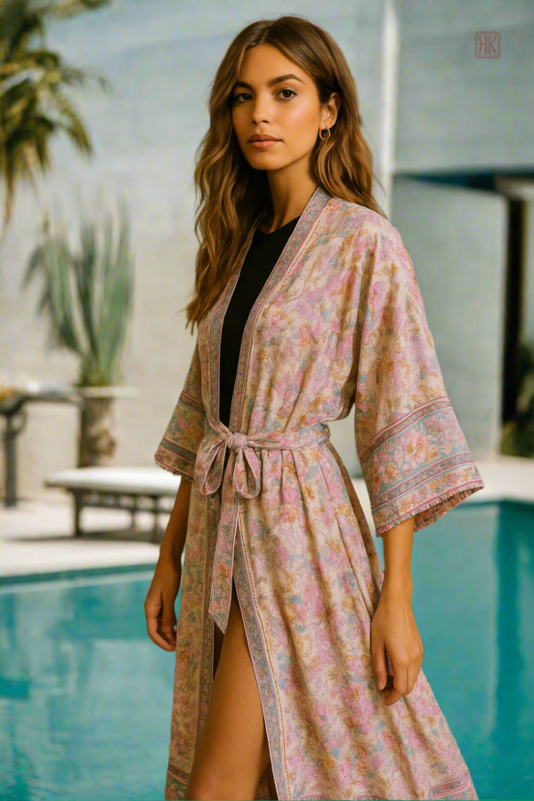 Robe kimono à fleurs pour l'été