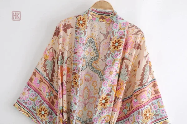 Robe kimono estivale à fleurs roses