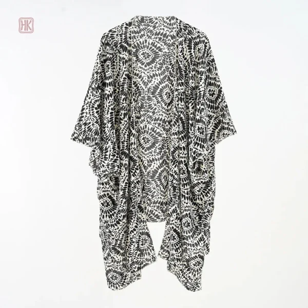 Raffinée, cette veste kimono est idéale pour la plage