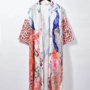 Robe kimono élégante en blanc