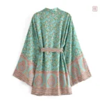 Kimono vert à motifs boho