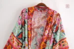 Kimono de plage avec motifs floraux