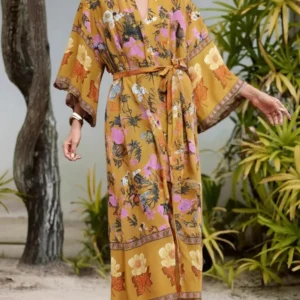 Kimono soyeux pour femme élégant et léger