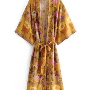 Kimono femme en tissu soyeux pour un look raffiné