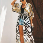 Kimono femme style oriental avec motifs colorés