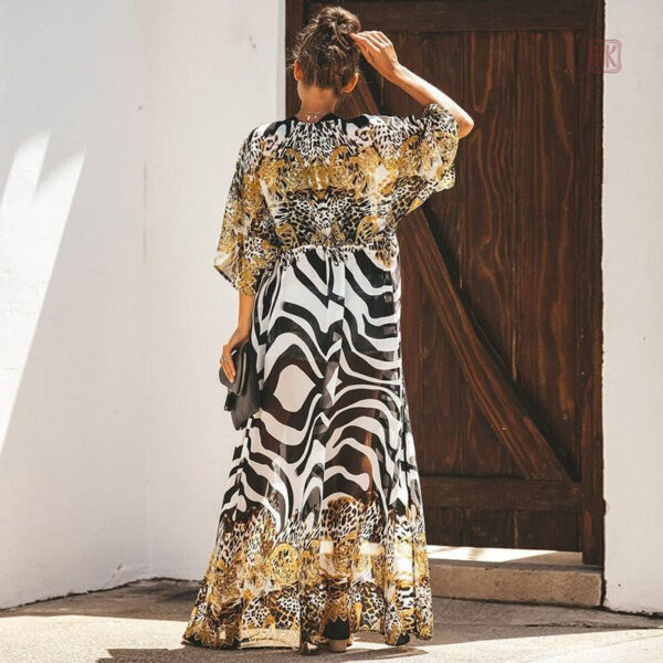 Vêtement kimono femme aux détails traditionnels raffinés