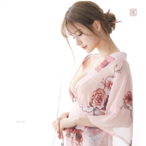 Kimono court avec imprimé floral pour un look frais