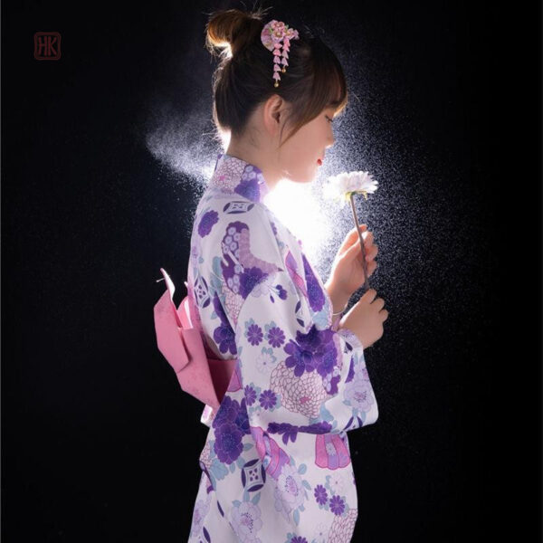 Vêtement traditionnel japonais, kimono féminin en tissu léger