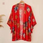 Kimono femme à motifs floraux rouges, parfait pour l'été