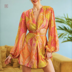 Vêtement léger style kimono avec fleurs colorées