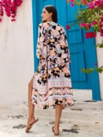 Vêtement kimono aux couleurs vives et élégantes