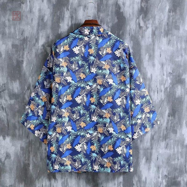 Kimono masculin aux motifs floraux colorés