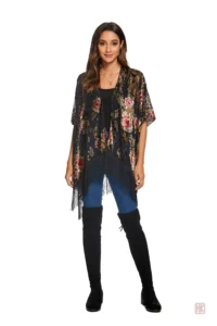 Veste femme kimono, design fleuri et élégant
