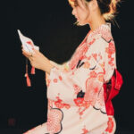 Robe kimono à motifs floraux inspirée du Japon