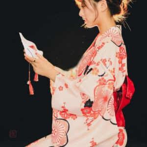 Robe kimono à motifs floraux inspirée du Japon