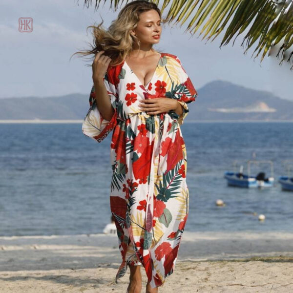 Kimono plage avec motifs floraux, chic et confortable