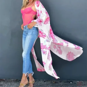 Veste kimono avec motifs floraux roses
