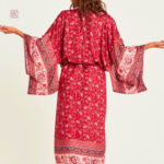 Robe Kimono avec motifs floraux vibrants