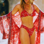 Vêtement kimono fleuri idéal pour l'été